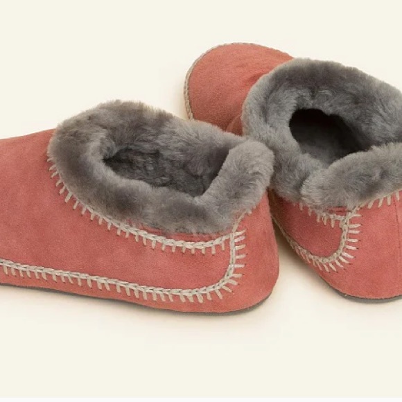 Anthropologie brand new Laidback London Dusty Pink Cozy shearling slippers🌈🧘 - Picture 2 of 7